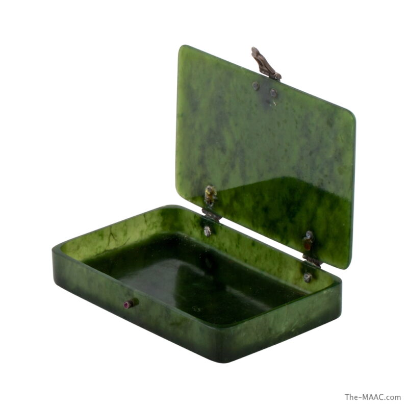 Jade Box with Rose Cut Diamonds and Garnets - Image 2