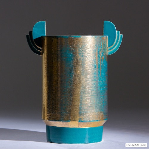 A pottery vase in the Art Deco style, stoneware with a luster glaze, signed Marcel Guillard and Willy Wuilleumier. Glazed stoneware, copper leaf glaze, France, 1927.