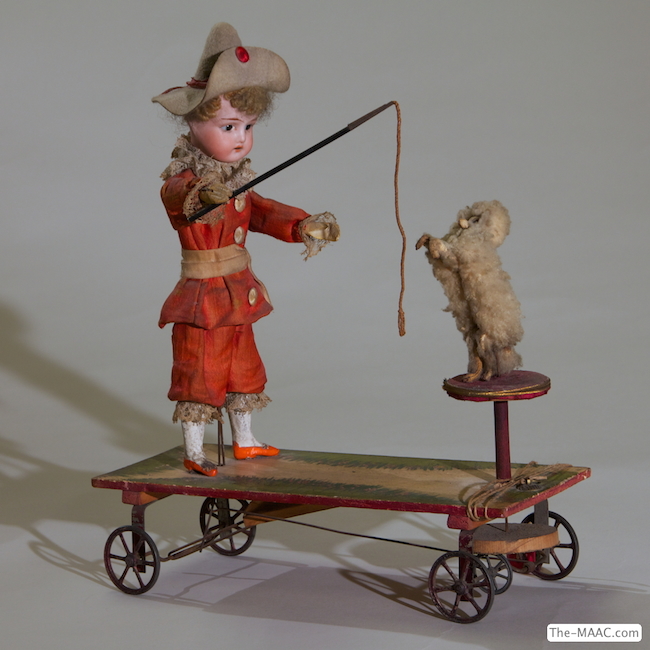 Bisque Head Tamer & Dog Pull-Along Toy