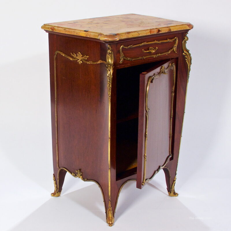 Ormolu Mounted Mahogany Bedside Table by Linke - Image 2