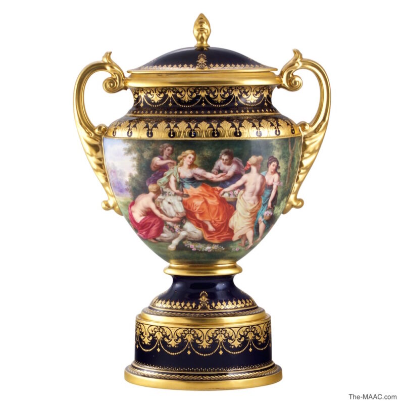 An Exquisite Royal Vienna Vase with Lid