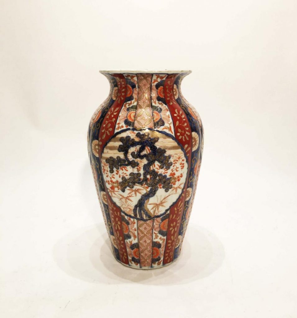 Japanese Imari Fluted Vase - at Manhattan Art & Antique Center’s June 12, 2018 Auction 