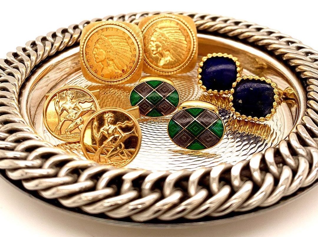 Assorted 14k or 18k gold cuff links